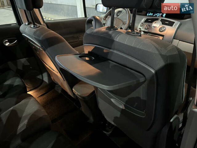 Серый Рено Сценик, объемом двигателя 2 л и пробегом 167 тыс. км за 5888 $, фото 33 на Automoto.ua