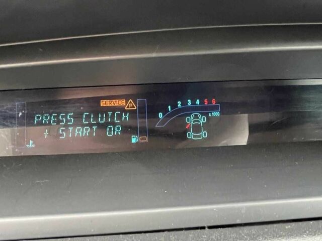 Серый Рено Сценик, объемом двигателя 1.6 л и пробегом 270 тыс. км за 4700 $, фото 15 на Automoto.ua