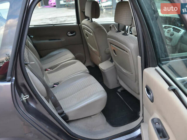 Сірий Рено Сценік, об'ємом двигуна 1.6 л та пробігом 173 тис. км за 4500 $, фото 16 на Automoto.ua