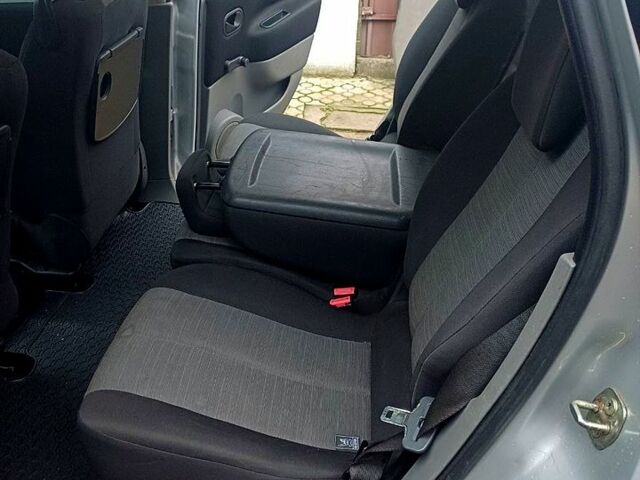 Серый Рено Сценик, объемом двигателя 1.6 л и пробегом 305 тыс. км за 4300 $, фото 8 на Automoto.ua