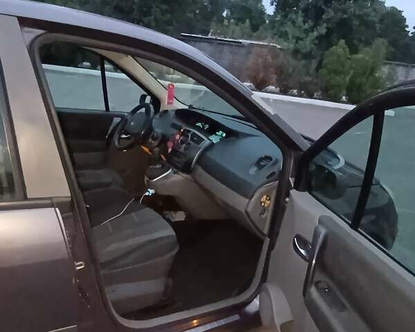 Серый Рено Сценик, объемом двигателя 2 л и пробегом 280 тыс. км за 5200 $, фото 12 на Automoto.ua