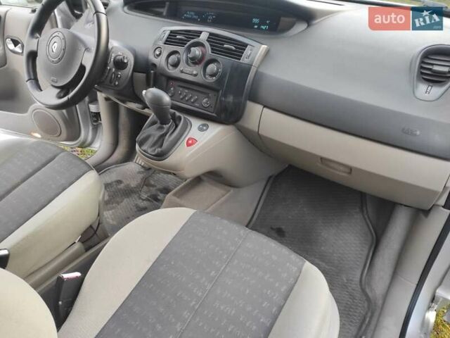 Серый Рено Сценик, объемом двигателя 1.6 л и пробегом 230 тыс. км за 5000 $, фото 20 на Automoto.ua