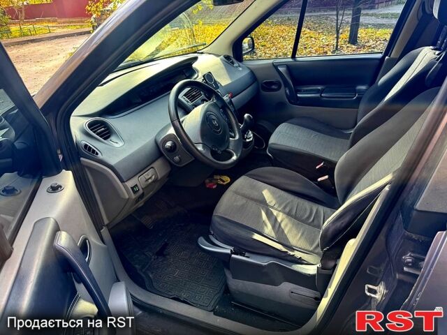 Серый Рено Сценик, объемом двигателя 1.6 л и пробегом 300 тыс. км за 4500 $, фото 6 на Automoto.ua