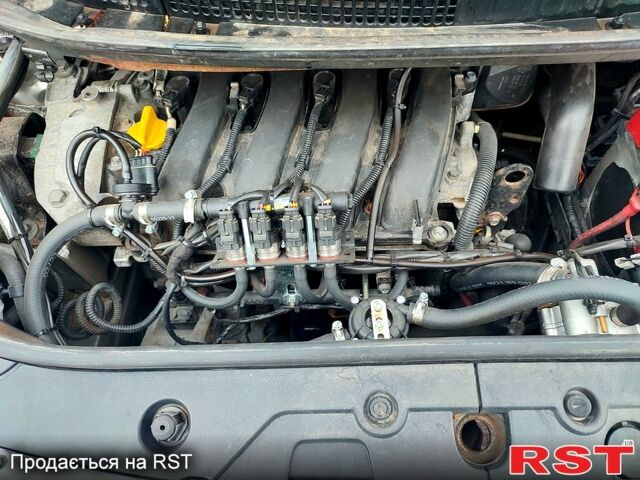 Серый Рено Сценик, объемом двигателя 2 л и пробегом 200 тыс. км за 5600 $, фото 5 на Automoto.ua