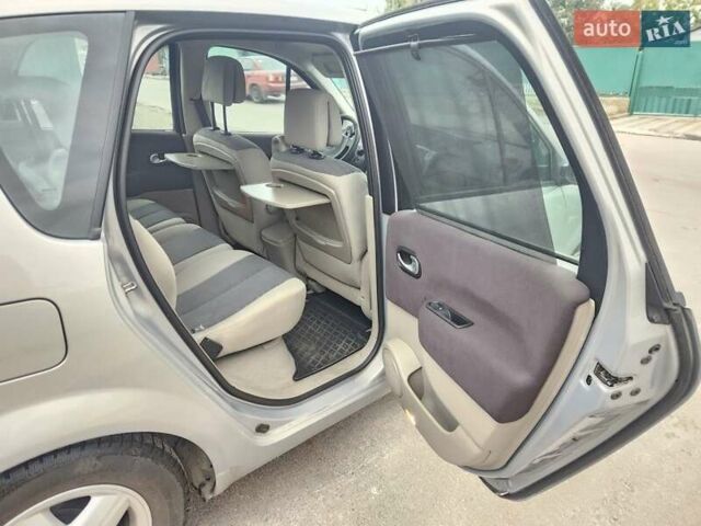 Серый Рено Сценик, объемом двигателя 1.6 л и пробегом 190 тыс. км за 4800 $, фото 10 на Automoto.ua