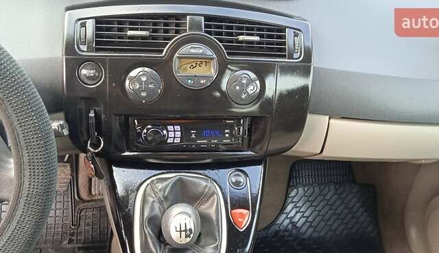 Серый Рено Сценик, объемом двигателя 1.5 л и пробегом 280 тыс. км за 3500 $, фото 21 на Automoto.ua