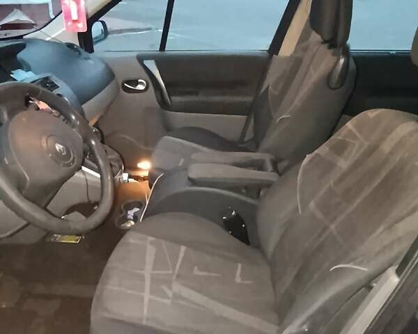 Серый Рено Сценик, объемом двигателя 2 л и пробегом 280 тыс. км за 5200 $, фото 7 на Automoto.ua