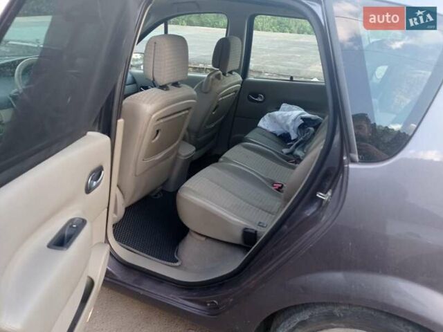 Сірий Рено Сценік, об'ємом двигуна 1.6 л та пробігом 220 тис. км за 5700 $, фото 2 на Automoto.ua