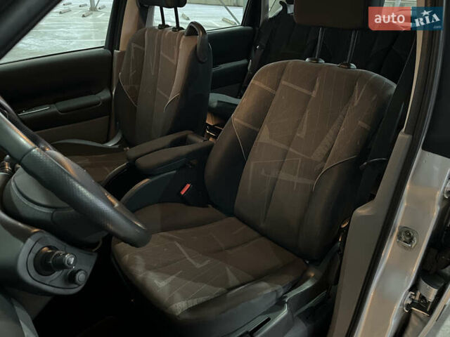 Серый Рено Сценик, объемом двигателя 2 л и пробегом 167 тыс. км за 5888 $, фото 22 на Automoto.ua