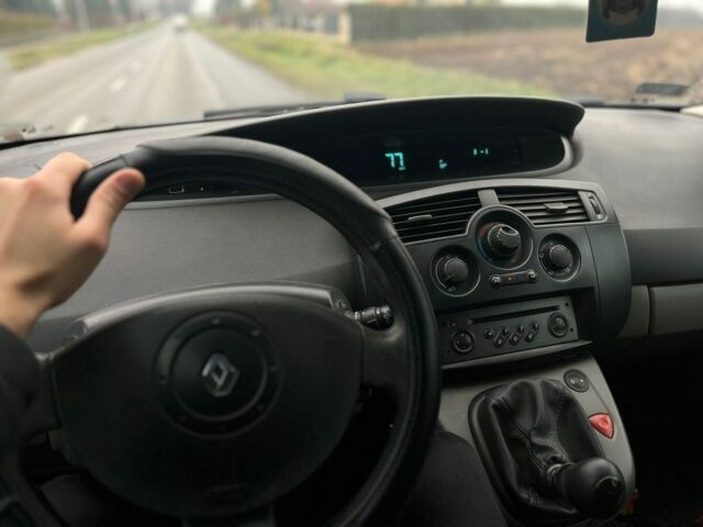 Сірий Рено Сценік, об'ємом двигуна 0 л та пробігом 286 тис. км за 2350 $, фото 6 на Automoto.ua