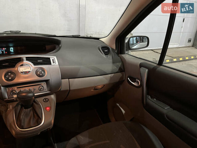 Серый Рено Сценик, объемом двигателя 2 л и пробегом 167 тыс. км за 5888 $, фото 38 на Automoto.ua