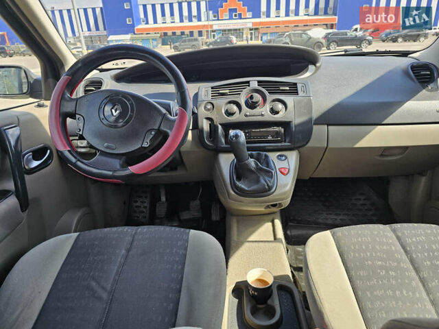 Серый Рено Сценик, объемом двигателя 1.6 л и пробегом 230 тыс. км за 5300 $, фото 11 на Automoto.ua