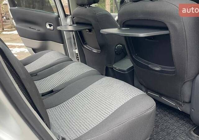 Сірий Рено Сценік, об'ємом двигуна 2 л та пробігом 95 тис. км за 4450 $, фото 57 на Automoto.ua