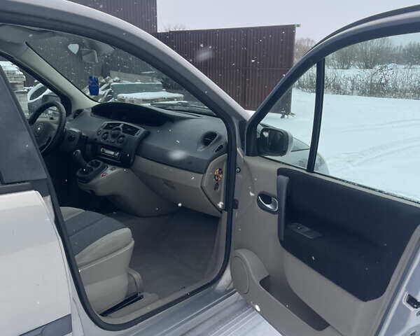 Сірий Рено Сценік, об'ємом двигуна 1.6 л та пробігом 248 тис. км за 4499 $, фото 12 на Automoto.ua