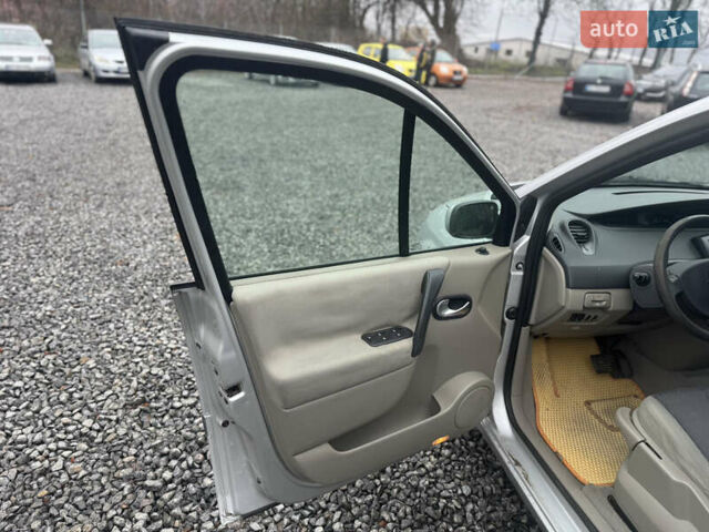Серый Рено Сценик, объемом двигателя 1.6 л и пробегом 171 тыс. км за 4750 $, фото 21 на Automoto.ua