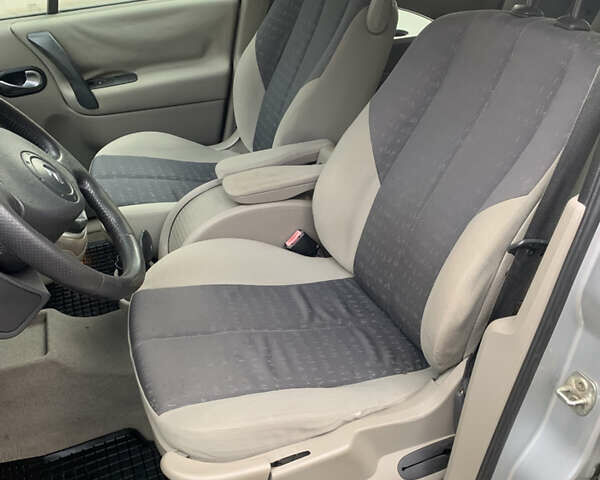 Серый Рено Сценик, объемом двигателя 1.6 л и пробегом 300 тыс. км за 2950 $, фото 15 на Automoto.ua