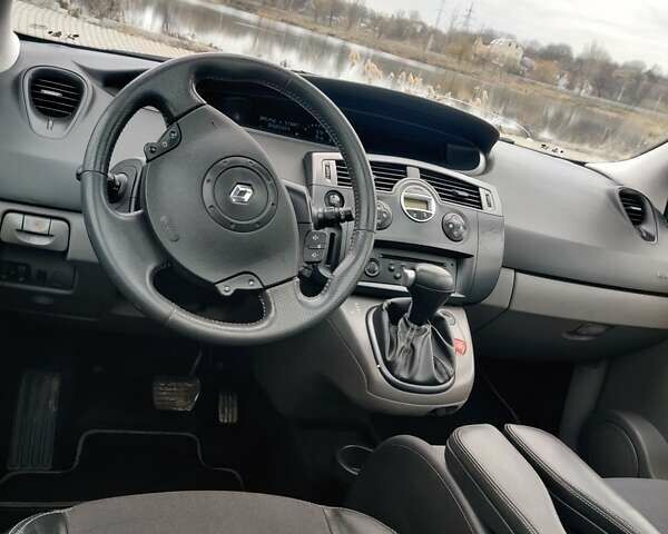 Серый Рено Сценик, объемом двигателя 2 л и пробегом 215 тыс. км за 4999 $, фото 17 на Automoto.ua