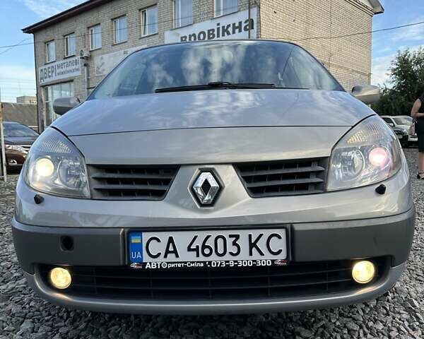 Серый Рено Сценик, объемом двигателя 2 л и пробегом 274 тыс. км за 4950 $, фото 2 на Automoto.ua