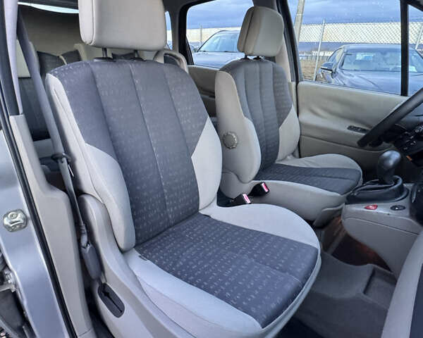 Серый Рено Сценик, объемом двигателя 1.6 л и пробегом 145 тыс. км за 5450 $, фото 23 на Automoto.ua