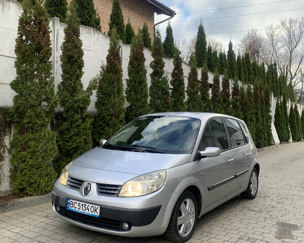 Серый Рено Сценик, объемом двигателя 1.6 л и пробегом 300 тыс. км за 2950 $, фото 2 на Automoto.ua