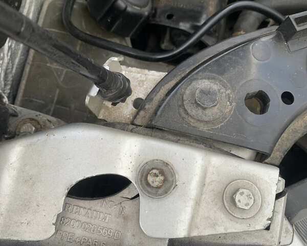 Серый Рено Сценик, объемом двигателя 1.6 л и пробегом 300 тыс. км за 2950 $, фото 22 на Automoto.ua