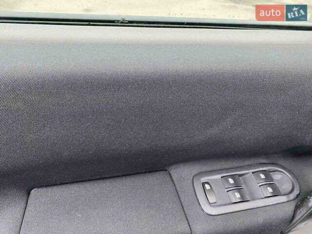 Серый Рено Сценик, объемом двигателя 1.9 л и пробегом 295 тыс. км за 4400 $, фото 15 на Automoto.ua