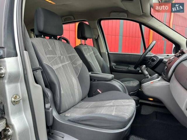 Серый Рено Сценик, объемом двигателя 1.46 л и пробегом 302 тыс. км за 4990 $, фото 10 на Automoto.ua