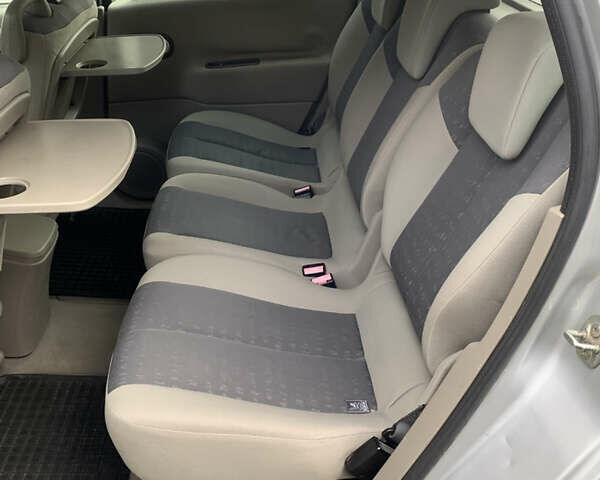 Серый Рено Сценик, объемом двигателя 1.6 л и пробегом 300 тыс. км за 2950 $, фото 14 на Automoto.ua