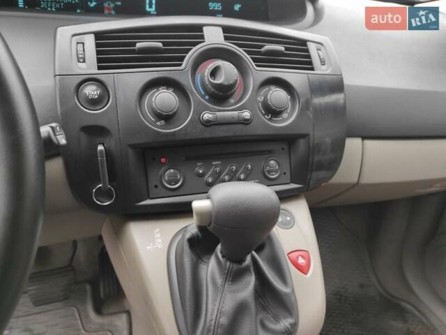 Серый Рено Сценик, объемом двигателя 1.6 л и пробегом 230 тыс. км за 4990 $, фото 27 на Automoto.ua