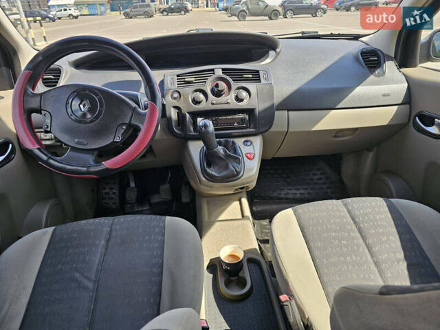Серый Рено Сценик, объемом двигателя 1.6 л и пробегом 230 тыс. км за 5300 $, фото 12 на Automoto.ua