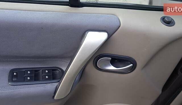 Серый Рено Сценик, объемом двигателя 1.5 л и пробегом 280 тыс. км за 3500 $, фото 24 на Automoto.ua