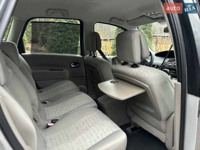 Серый Рено Сценик, объемом двигателя 1.6 л и пробегом 237 тыс. км за 4850 $, фото 37 на Automoto.ua