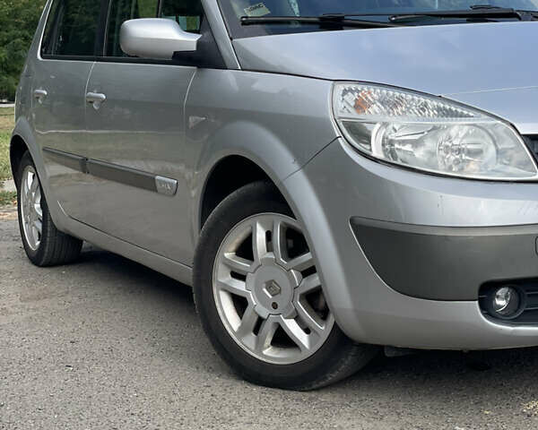 Сірий Рено Сценік, об'ємом двигуна 1.6 л та пробігом 156 тис. км за 4850 $, фото 1 на Automoto.ua