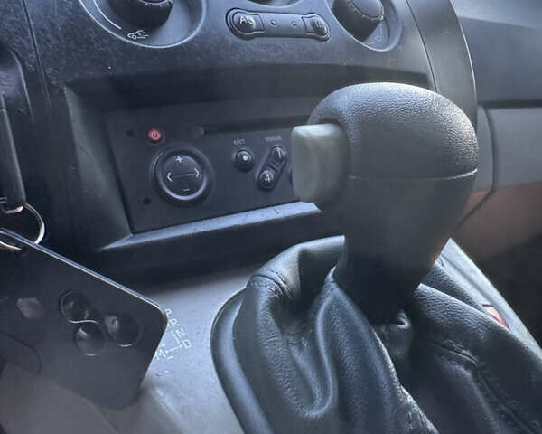 Серый Рено Сценик, объемом двигателя 1.6 л и пробегом 145 тыс. км за 5450 $, фото 10 на Automoto.ua