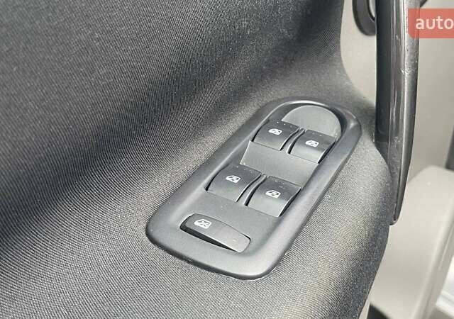 Сірий Рено Сценік, об'ємом двигуна 2 л та пробігом 95 тис. км за 4450 $, фото 49 на Automoto.ua