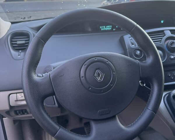 Серый Рено Сценик, объемом двигателя 1.6 л и пробегом 145 тыс. км за 5450 $, фото 8 на Automoto.ua