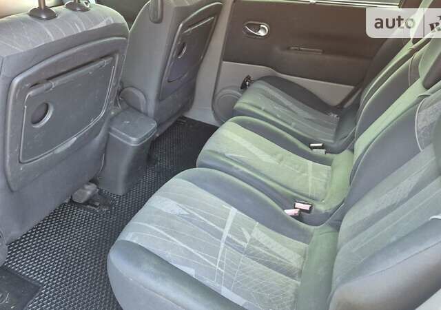 Серый Рено Сценик, объемом двигателя 2 л и пробегом 340 тыс. км за 4399 $, фото 7 на Automoto.ua