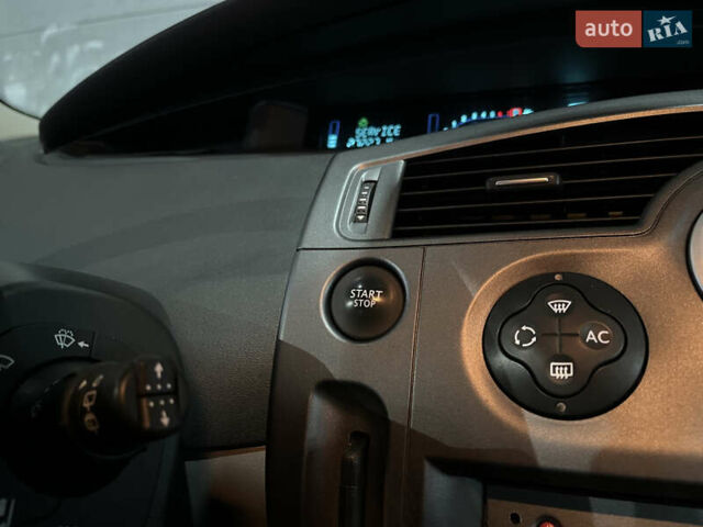 Серый Рено Сценик, объемом двигателя 2 л и пробегом 167 тыс. км за 5888 $, фото 43 на Automoto.ua