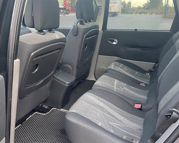 Серый Рено Сценик, объемом двигателя 1.6 л и пробегом 279 тыс. км за 5250 $, фото 10 на Automoto.ua