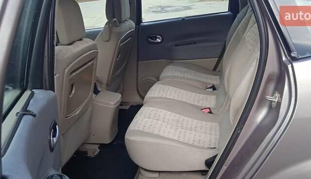 Серый Рено Сценик, объемом двигателя 1.5 л и пробегом 280 тыс. км за 3500 $, фото 25 на Automoto.ua