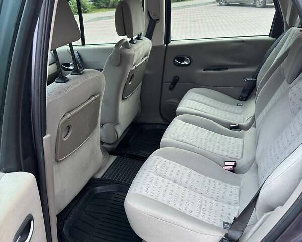 Серый Рено Сценик, объемом двигателя 1.9 л и пробегом 157 тыс. км за 4950 $, фото 11 на Automoto.ua