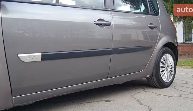 Серый Рено Сценик, объемом двигателя 1.5 л и пробегом 280 тыс. км за 3500 $, фото 10 на Automoto.ua