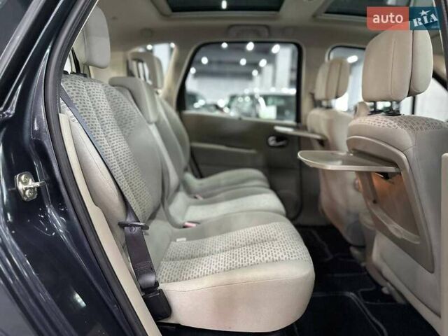 Серый Рено Сценик, объемом двигателя 1.56 л и пробегом 175 тыс. км за 5699 $, фото 13 на Automoto.ua