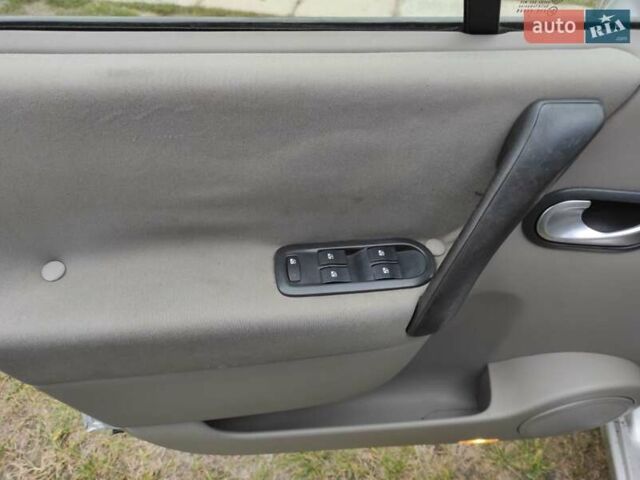 Серый Рено Сценик, объемом двигателя 1.6 л и пробегом 230 тыс. км за 4990 $, фото 33 на Automoto.ua