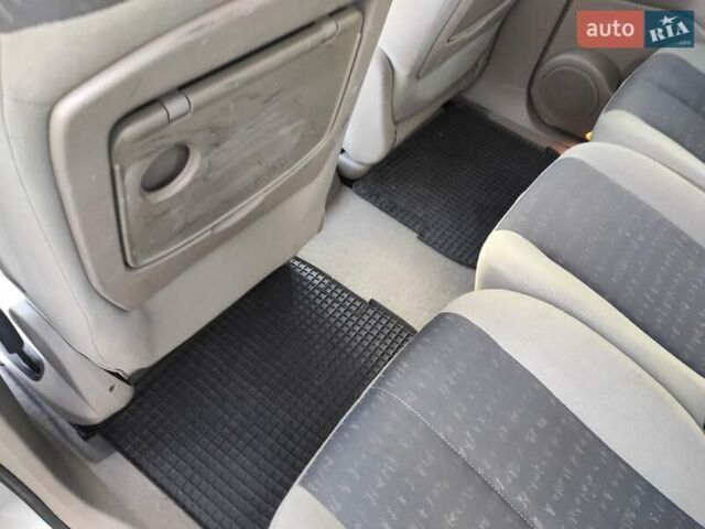 Серый Рено Сценик, объемом двигателя 1.6 л и пробегом 230 тыс. км за 5000 $, фото 18 на Automoto.ua