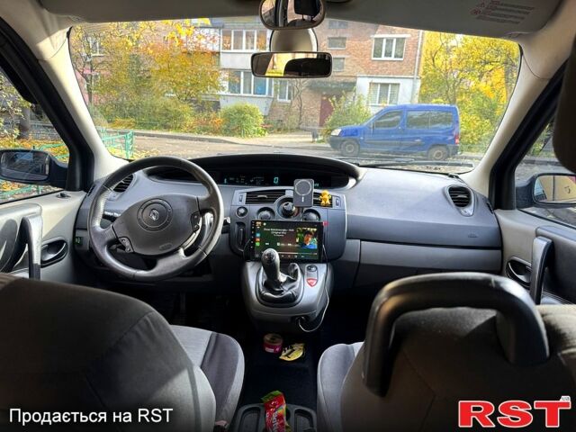 Серый Рено Сценик, объемом двигателя 1.6 л и пробегом 300 тыс. км за 4500 $, фото 7 на Automoto.ua