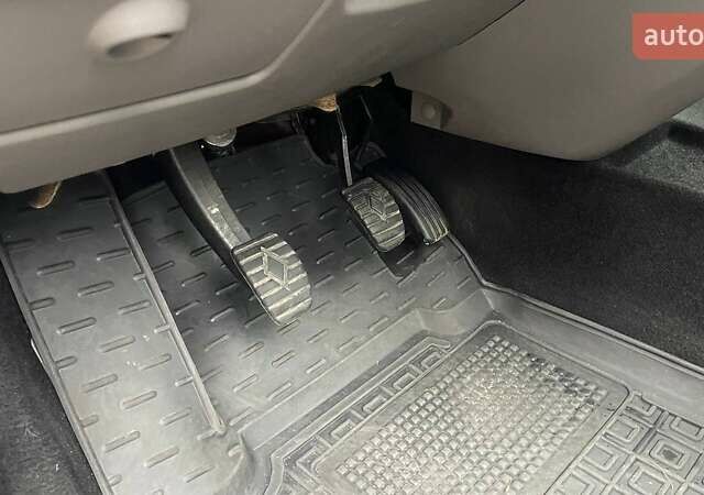 Сірий Рено Сценік, об'ємом двигуна 2 л та пробігом 95 тис. км за 4450 $, фото 50 на Automoto.ua