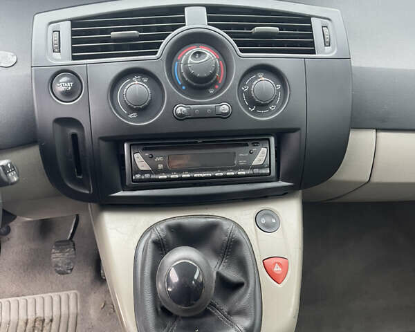 Сірий Рено Сценік, об'ємом двигуна 1.6 л та пробігом 248 тис. км за 4499 $, фото 9 на Automoto.ua