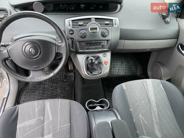 Серый Рено Сценик, объемом двигателя 1.9 л и пробегом 295 тыс. км за 4400 $, фото 10 на Automoto.ua