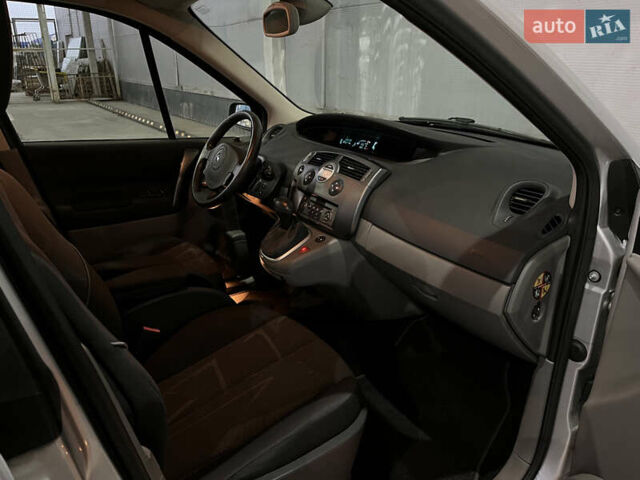 Серый Рено Сценик, объемом двигателя 2 л и пробегом 167 тыс. км за 5888 $, фото 36 на Automoto.ua